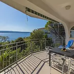 Traumhaftes Apartnent Nur 80 Meter Zum Mit Pool Und Meerblick *