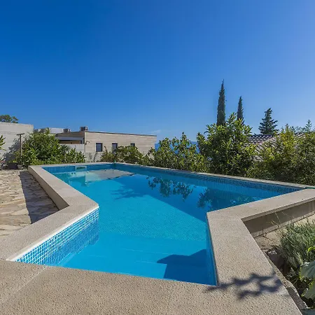 Traumhaftes Apartnent Nur 80 Meter Zum Mit Pool Und Meerblick *