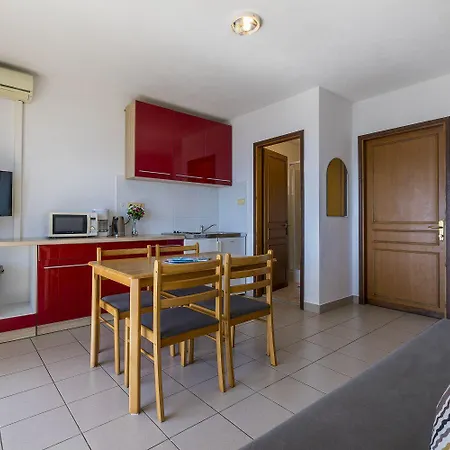 Lejlighed Traumhaftes Apartnent Nur 80 Meter Zum Mit Pool Und Meerblick Crikvenica