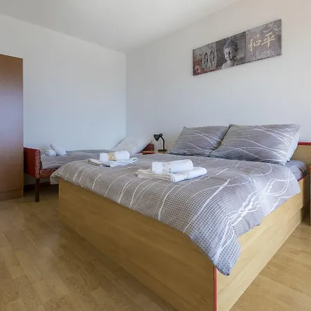 Traumhaftes Apartnent Nur 80 Meter Zum Mit Pool Und Meerblick Crikvenica