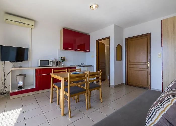 Lejlighed Traumhaftes Apartnent Nur 80 Meter Zum Mit Pool Und Meerblick Crikvenica