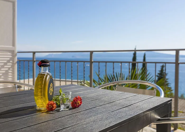 Traumhaftes Apartnent Nur 80 Meter Zum Mit Pool Und Meerblick Lejlighed