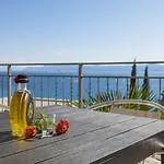 Traumhaftes Apartnent Nur 80 Meter Zum Mit Pool Und Meerblick Apartament