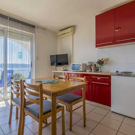 Apartment Traumhaftes Apartnent Nur 80 Meter Zum Mit Pool Und Meerblick Crikvenica