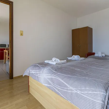 Traumhaftes Apartnent Nur 80 Meter Zum Mit Pool Und Meerblick