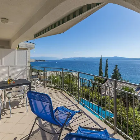 Traumhaftes Apartnent Nur 80 Meter Zum Mit Pool Und Meerblick *