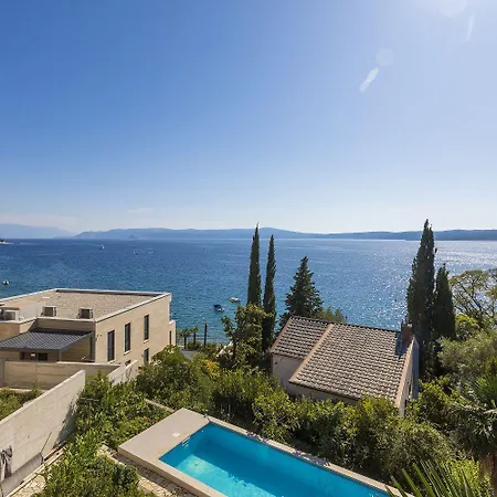 Traumhaftes Apartnent Nur 80 Meter Zum Mit Pool Und Meerblick Apartment *