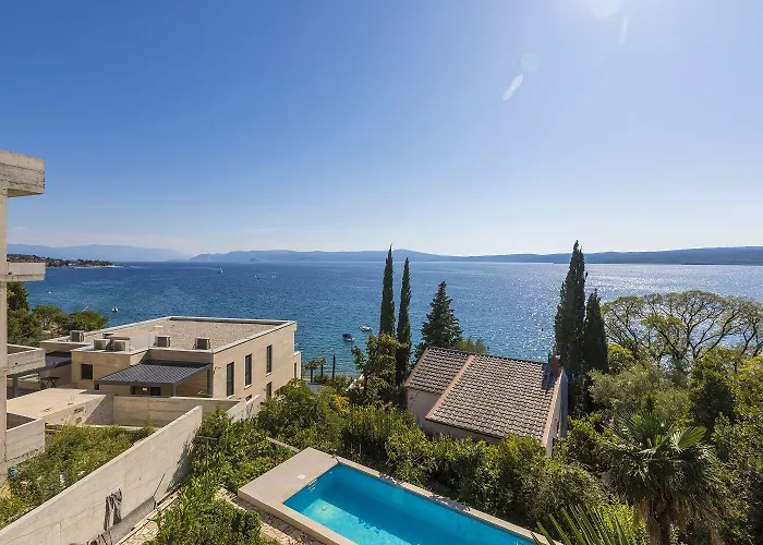 Traumhaftes Apartnent Nur 80 Meter Zum Mit Pool Und Meerblick شقة *